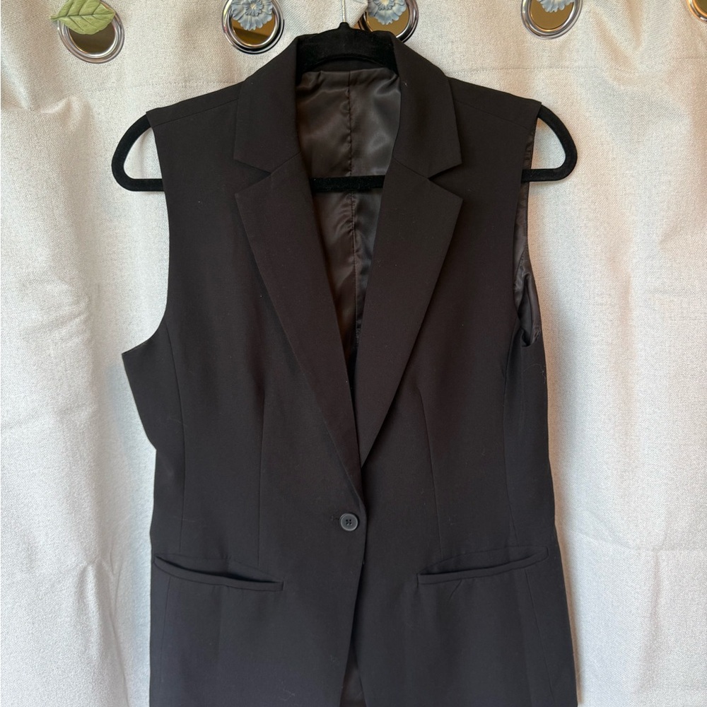 Classic Black Sleeveless Blazer Vest